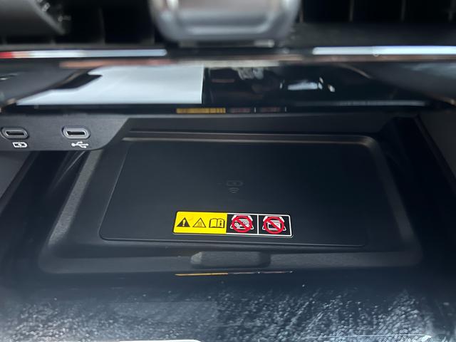 ヴェルファイアハイブリッド Z プレミア ★ワンオーナー★左右独立ツインムーンルーフ★リアエンターテインメントシステム★14インチディスプレイオーディオ★カラーヘッドアップディスプレイユニバーサルステップ★シートヒーター&ベンチレーション(37枚目)