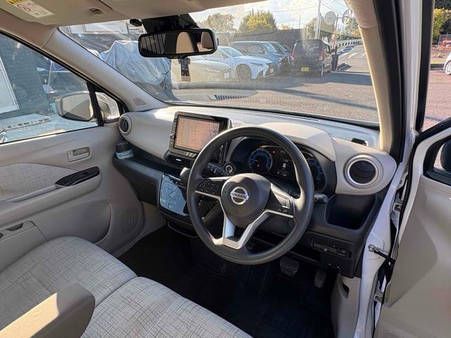 デイズ Ｘ　ドライブレコーダー　バックカメラ　ナビ　ＴＶ　クリアランスソナー　衝突被害軽減システム　オートライト　スマートキー　アイドリングストップ　電動格納ミラー　ベンチシート　ＣＶＴ　盗難防止システム　ＡＢＳ（33枚目）