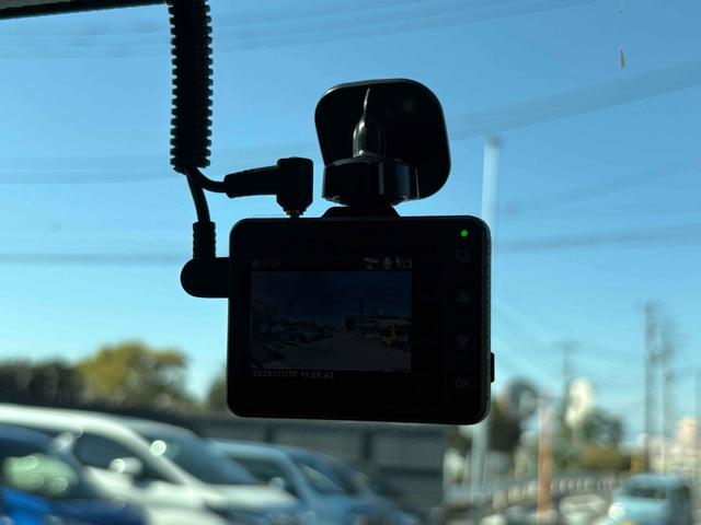 タンク カスタムＧ－Ｔ　ドライブレコーダー　ナビ　ＴＶ　両側電動スライドドア　クリアランスソナー　オートクルーズコントロール　衝突被害軽減システム　アルミホイール　オートライト　ＬＥＤヘッドランプ　スマートキー（9枚目）