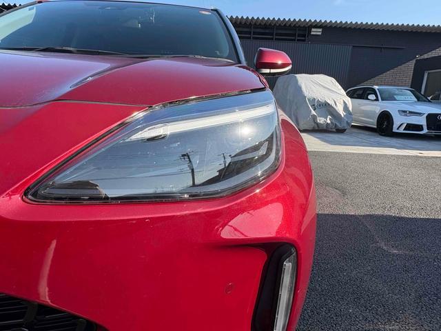 ヤリスクロス ハイブリッドＺ　ドライブレコーダー　ＥＴＣ　バックカメラ　クリアランスソナー　オートクルーズコントロール　レーンアシスト　衝突被害軽減システム　ＴＶ　オートマチックハイビーム　オートライト　ＬＥＤヘッドランプ（9枚目）