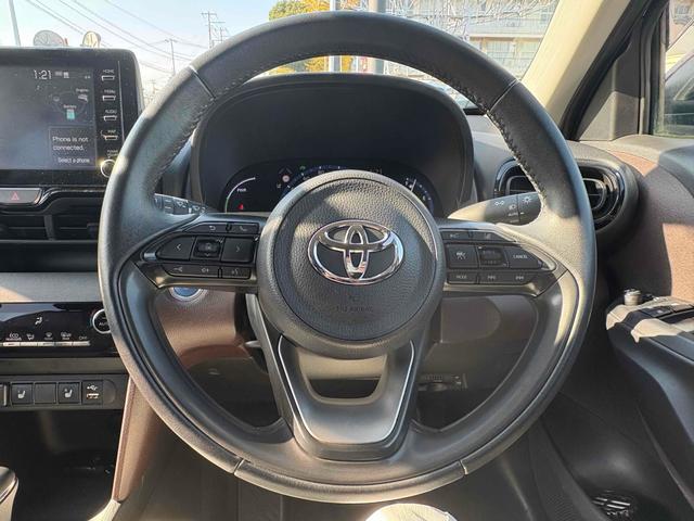 ヤリスクロス ハイブリッドＺ　ドライブレコーダー　ＥＴＣ　バックカメラ　クリアランスソナー　オートクルーズコントロール　レーンアシスト　衝突被害軽減システム　ＴＶ　オートマチックハイビーム　オートライト　ＬＥＤヘッドランプ（16枚目）