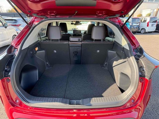 ヤリスクロス ハイブリッドＺ　ドライブレコーダー　ＥＴＣ　バックカメラ　クリアランスソナー　オートクルーズコントロール　レーンアシスト　衝突被害軽減システム　ＴＶ　オートマチックハイビーム　オートライト　ＬＥＤヘッドランプ（30枚目）