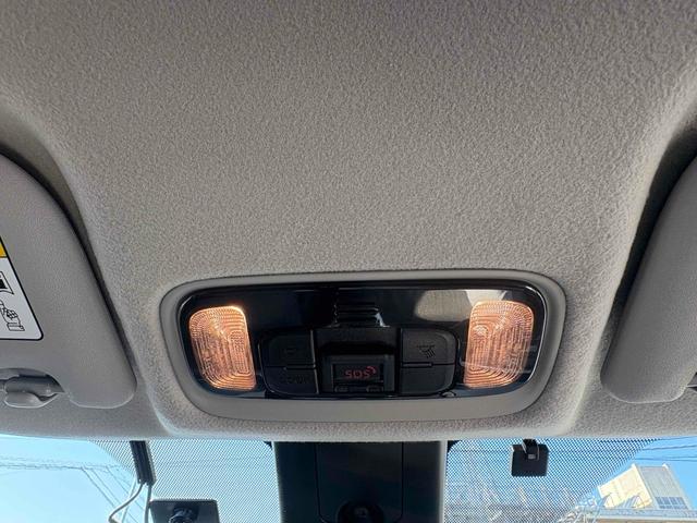 ヤリスクロス ハイブリッドＺ　ドライブレコーダー　ＥＴＣ　バックカメラ　クリアランスソナー　オートクルーズコントロール　レーンアシスト　衝突被害軽減システム　ＴＶ　オートマチックハイビーム　オートライト　ＬＥＤヘッドランプ（32枚目）