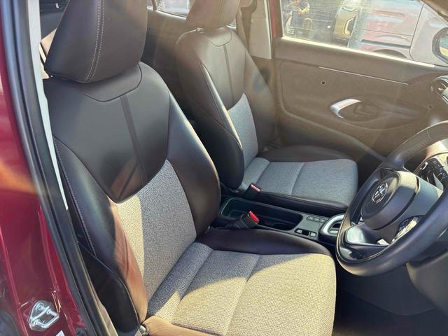 ヤリスクロス ハイブリッドＺ　ドライブレコーダー　ＥＴＣ　バックカメラ　クリアランスソナー　オートクルーズコントロール　レーンアシスト　衝突被害軽減システム　ＴＶ　オートマチックハイビーム　オートライト　ＬＥＤヘッドランプ（33枚目）