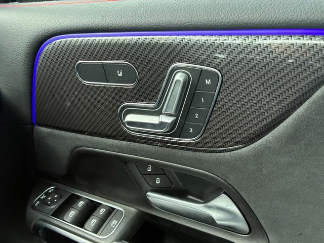 ＧＬＢ ＧＬＢ２００ｄ　４マチック　ＡＭＧライン　レーダーセーフティパッケージ　３６０度カメラ　ハーフレザーシート　シートヒーター　純正ナビ　フルセグＴＶ　ルーフレール　パワーバッグドア　ＥＴＣ（25枚目）