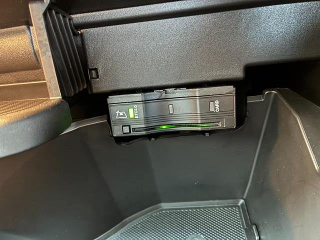 ＧＬＢ ＧＬＢ２００ｄ　４マチック　ＡＭＧライン　レーダーセーフティパッケージ　３６０度カメラ　ハーフレザーシート　シートヒーター　純正ナビ　フルセグＴＶ　ルーフレール　パワーバッグドア　ＥＴＣ（29枚目）