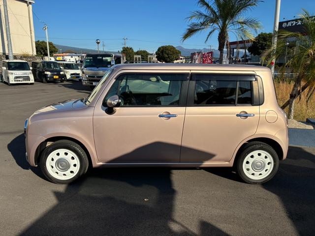 アルトラパンショコラ Ｇ　社外ナビ　地デジＴＶ　Ｂカメラ　エアバッグ　パワステ　ＡＢＳ　レザーシート　スマートキー　Ｐスタート　オートエアコン（5枚目）