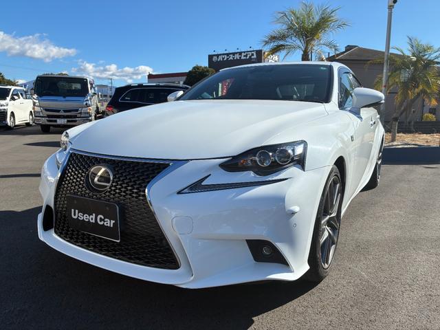 ＩＳ ＩＳ２００ｔ　Ｆスポーツ　サンルーフ　ナビ　オートクルーズコントロール　電動シート　Ｂカメラ　オートエアコン　ＢＳＭ　ＡＢＳ　スマートキ－　サイドエアバッグ　横滑り防止装置　エアバッグ　ＬＥＤヘッドランプ　レザーシート（2枚目）