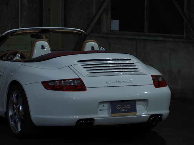 ９１１ ９１１カレラＳ　カレラＳ　ティプトロニックＳ　左Ｈ　幌交換済み　Ｂカメラ　スペアキー有（44枚目）