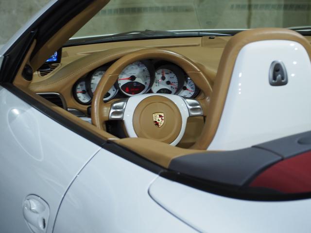 ９１１ ９１１カレラＳ　カレラＳ　ティプトロニックＳ　左Ｈ　幌交換済み　Ｂカメラ　スペアキー有（53枚目）