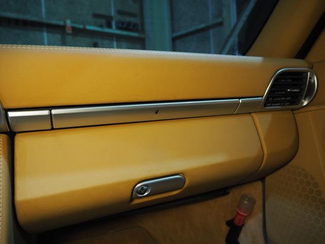９１１ ９１１カレラＳ　カレラＳ　ティプトロニックＳ　左Ｈ　幌交換済み　Ｂカメラ　スペアキー有（66枚目）