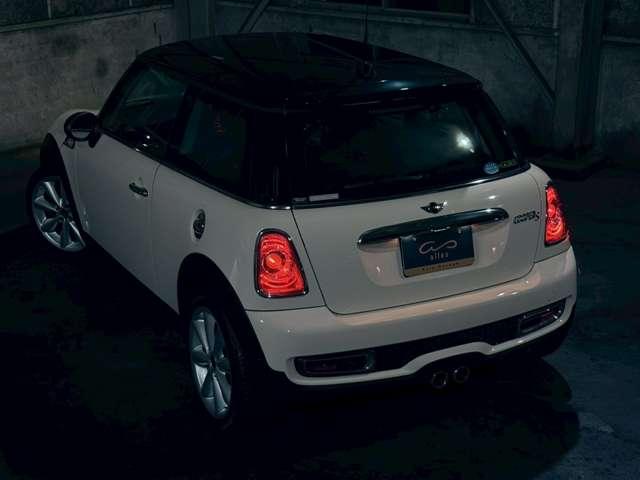 ＭＩＮＩ クーパーＳ　ＬＣＩモデル　Ｎ５５　６気筒ターボエンジン（64枚目）
