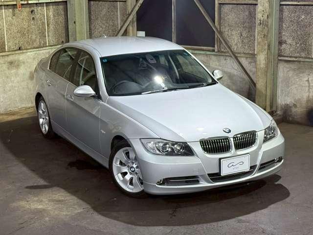 ３シリーズ ３３０ｉ　ハイラインパッケージ　黒レザー　６気筒自然吸気（2枚目）