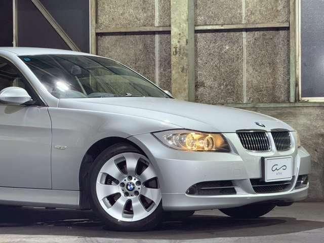 ３シリーズ ３３０ｉ　ハイラインパッケージ　黒レザー　６気筒自然吸気（17枚目）