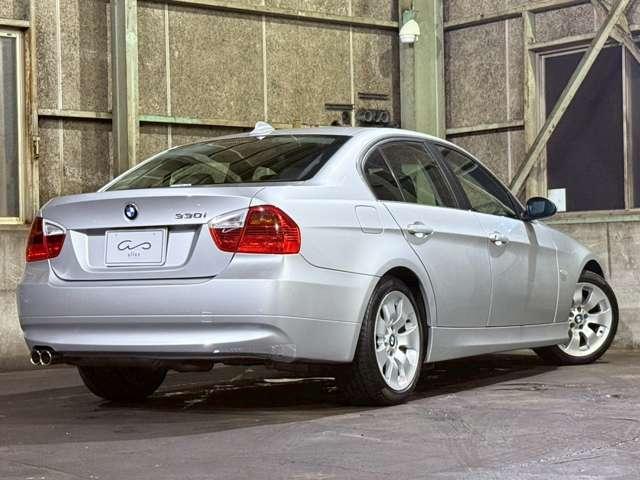 ３シリーズ ３３０ｉ　ハイラインパッケージ　黒レザー　６気筒自然吸気（31枚目）