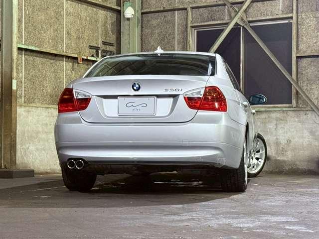 ３シリーズ ３３０ｉ　ハイラインパッケージ　黒レザー　６気筒自然吸気（33枚目）