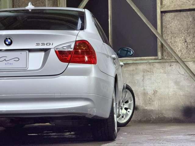 ３シリーズ ３３０ｉ　ハイラインパッケージ　黒レザー　６気筒自然吸気（34枚目）