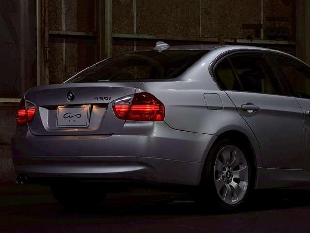 ３シリーズ ３３０ｉ　ハイラインパッケージ　黒レザー　６気筒自然吸気（37枚目）