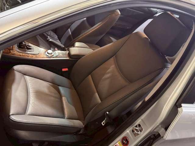 ３シリーズ ３３０ｉ　ハイラインパッケージ　黒レザー　６気筒自然吸気（62枚目）