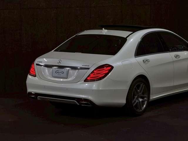 Ｓクラス Ｓ４００ハイブリッド　エクスクルーシブ　ＳＲ　ナッパレザー　ブルメスター　ベンチレーション　３６０°カメラシステム　パノラミックスライディングルーフ　ナッパレザーシート　シートベンチレーション　マッサージシート　電動ブラインド（30枚目）