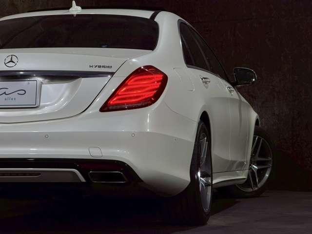 Ｓクラス Ｓ４００ハイブリッド　エクスクルーシブ　ＳＲ　ナッパレザー　ブルメスター　ベンチレーション　３６０°カメラシステム　パノラミックスライディングルーフ　ナッパレザーシート　シートベンチレーション　マッサージシート　電動ブラインド（34枚目）