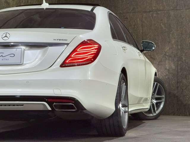 Ｓクラス Ｓ４００ハイブリッド　エクスクルーシブ　ＳＲ　ナッパレザー　ブルメスター　ベンチレーション　３６０°カメラシステム　パノラミックスライディングルーフ　ナッパレザーシート　シートベンチレーション　マッサージシート　電動ブラインド（78枚目）
