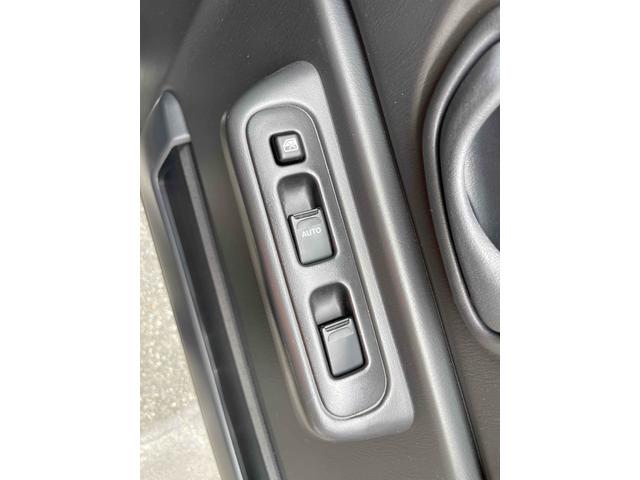 ジムニー ランドベンチャー　４ＷＤ　ナビ　キーレスエントリー　電動格納ミラー　シートヒーター　ＡＴ　ＡＢＳ　ＣＤ　ＭＤ　革シート　ルーフレール　アルミホイール　衝突安全ボディ　エアコン　パワーウィンドウ（8枚目）