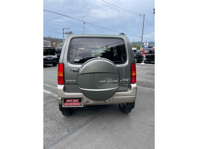 ジムニー ランドベンチャー　４ＷＤ　ナビ　キーレスエントリー　電動格納ミラー　シートヒーター　ＡＴ　ＡＢＳ　ＣＤ　ＭＤ　革シート　ルーフレール　アルミホイール　衝突安全ボディ　エアコン　パワーウィンドウ（15枚目）