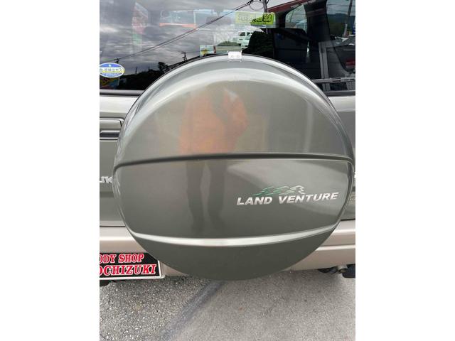 ジムニー ランドベンチャー　４ＷＤ　ナビ　キーレスエントリー　電動格納ミラー　シートヒーター　ＡＴ　ＡＢＳ　ＣＤ　ＭＤ　革シート　ルーフレール　アルミホイール　衝突安全ボディ　エアコン　パワーウィンドウ（24枚目）