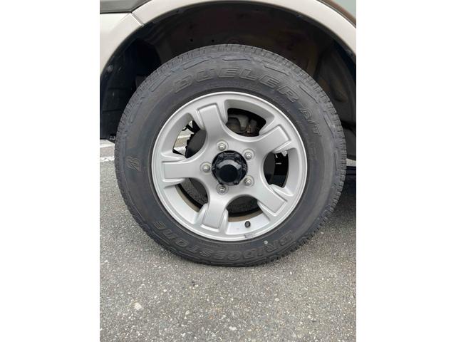 ジムニー ランドベンチャー　４ＷＤ　ナビ　キーレスエントリー　電動格納ミラー　シートヒーター　ＡＴ　ＡＢＳ　ＣＤ　ＭＤ　革シート　ルーフレール　アルミホイール　衝突安全ボディ　エアコン　パワーウィンドウ（27枚目）