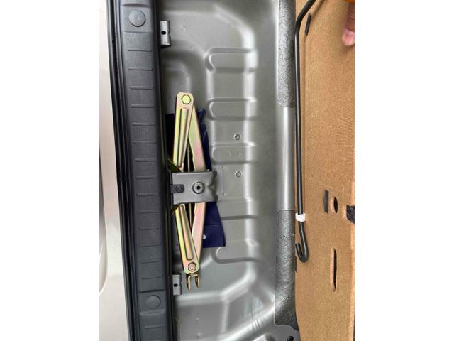 ジムニー ランドベンチャー　４ＷＤ　ナビ　キーレスエントリー　電動格納ミラー　シートヒーター　ＡＴ　ＡＢＳ　ＣＤ　ＭＤ　革シート　ルーフレール　アルミホイール　衝突安全ボディ　エアコン　パワーウィンドウ（49枚目）