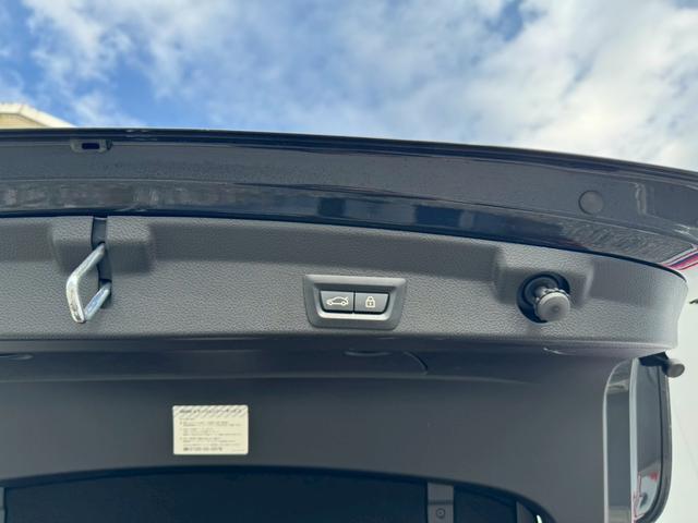 ４シリーズ ４２０ｉグランクーペ　Ｍスポーツ　禁煙車　赤シート　スマートキー　シートメモリー　レーダークルーズコントロール　純正ナビ　ＥＴＣ　ドライブレコーダー　バックカメラ　パワーバックドア　ＬＥＤヘッドライト　コーナーセンサー（9枚目）