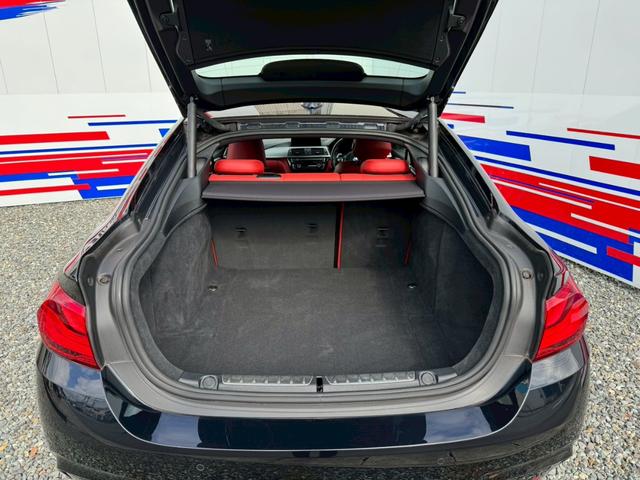 ４シリーズ ４２０ｉグランクーペ　Ｍスポーツ　禁煙車　赤シート　スマートキー　シートメモリー　レーダークルーズコントロール　純正ナビ　ＥＴＣ　ドライブレコーダー　バックカメラ　パワーバックドア　ＬＥＤヘッドライト　コーナーセンサー（17枚目）