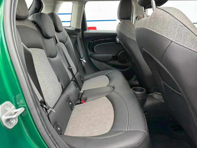 MINI 禁煙車 クルーズコントロール Bluetooth再生 バックカメラ ETC ドライブレコーダー ハーフレザーシート LEDヘッドライト 衝突安全装置 スマートキー 電動ミラー シートリフター(9枚目)