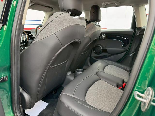 MINI 禁煙車 クルーズコントロール Bluetooth再生 バックカメラ ETC ドライブレコーダー ハーフレザーシート LEDヘッドライト 衝突安全装置 スマートキー 電動ミラー シートリフター(11枚目)