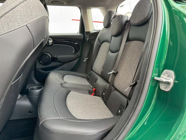 MINI 禁煙車 クルーズコントロール Bluetooth再生 バックカメラ ETC ドライブレコーダー ハーフレザーシート LEDヘッドライト 衝突安全装置 スマートキー 電動ミラー シートリフター(12枚目)