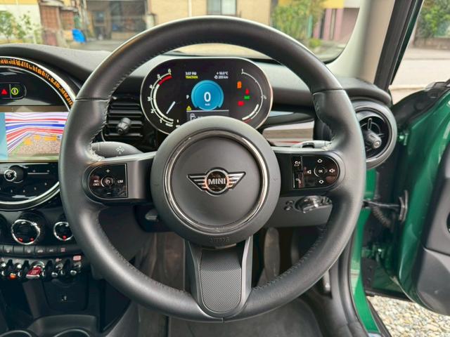 MINI 禁煙車 クルーズコントロール Bluetooth再生 バックカメラ ETC ドライブレコーダー ハーフレザーシート LEDヘッドライト 衝突安全装置 スマートキー 電動ミラー シートリフター(16枚目)