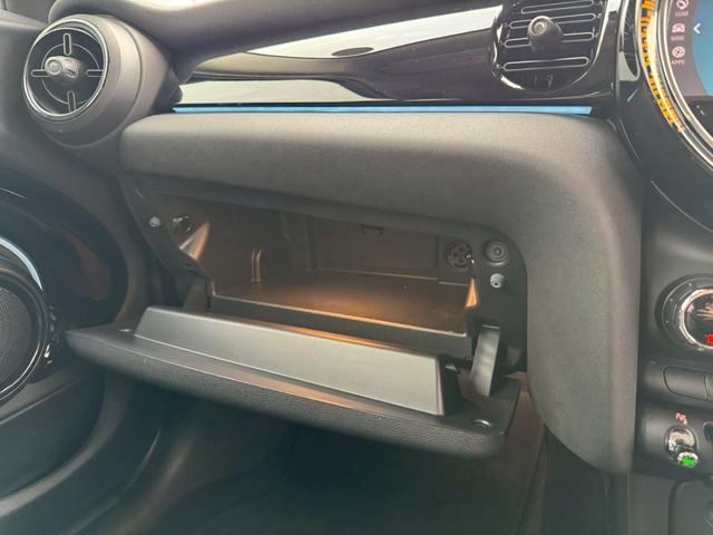 MINI 禁煙車 クルーズコントロール Bluetooth再生 バックカメラ ETC ドライブレコーダー ハーフレザーシート LEDヘッドライト 衝突安全装置 スマートキー 電動ミラー シートリフター(23枚目)