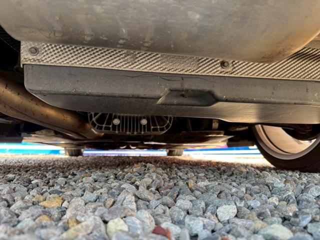 Ｍ３ Ｍ３クーペ　サンルーフ　革シート　左ハンドルＭＴ車　パワーシート　禁煙車（33枚目）