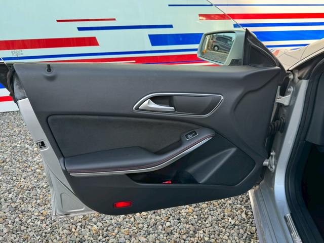 CLAクラス シューティングブレーク CLA250シュポルト4マチックシュティングブレーク レーダーセーフティPKG ハーフレザーシート メモリー付パワーシート LEDヘッドライト パワーバックドア クルーズコントロール 全席シートヒーター純正ドライブレコーダー ETC クリアランスソナー(39枚目)