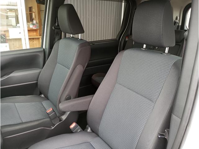 ノア Ｘ　純正ナビ　バックカメラ　ＥＴＣ２．０　トヨタセーフティセンス　レーダークルーズコントロール　左側パワースライドドア　修復歴無し　車検整備付（31枚目）