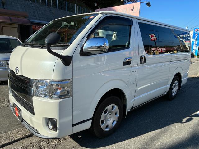 ハイエースバン スーパーGL ダークプライム ダークプライム 4WD LEDヘッドライト ウッドコンビステアリング 電動格納ミラー ドアバイザー ハーフレザーシート Bカメラ Wエアコン ETC 助手席エアバック スマートキー ナビ TV(11枚目)