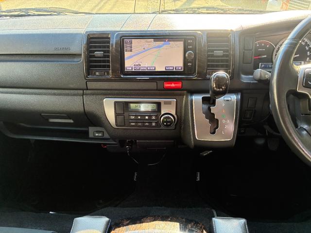 ハイエースバン スーパーGL ダークプライム ダークプライム 4WD LEDヘッドライト ウッドコンビステアリング 電動格納ミラー ドアバイザー ハーフレザーシート Bカメラ Wエアコン ETC 助手席エアバック スマートキー ナビ TV(21枚目)