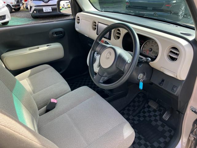 ミラココア ココアＸスペシャル　ナビ　電動格納ミラー　ベンチシート　ＣＶＴ　盗難防止システム　ＡＢＳ　ＣＤ　ＤＶＤ再生　衝突安全ボディ　エアコン　パワーステアリング　パワーウィンドウ（7枚目）
