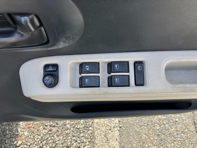 ミラココア ココアＸスペシャル　ナビ　電動格納ミラー　ベンチシート　ＣＶＴ　盗難防止システム　ＡＢＳ　ＣＤ　ＤＶＤ再生　衝突安全ボディ　エアコン　パワーステアリング　パワーウィンドウ（11枚目）