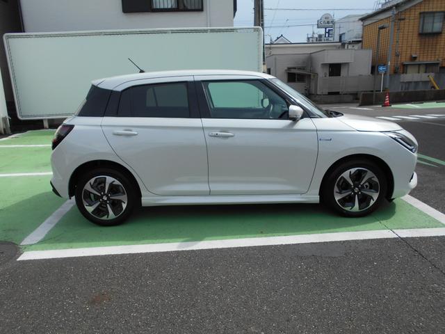 スイフト ハイブリッドＭＺ　全方位モニター付メモリーナビゲーション装着車＋スズキコネクト対応通信機装着車　デュアルセンサーブレーキサポートＩＩ（4枚目）