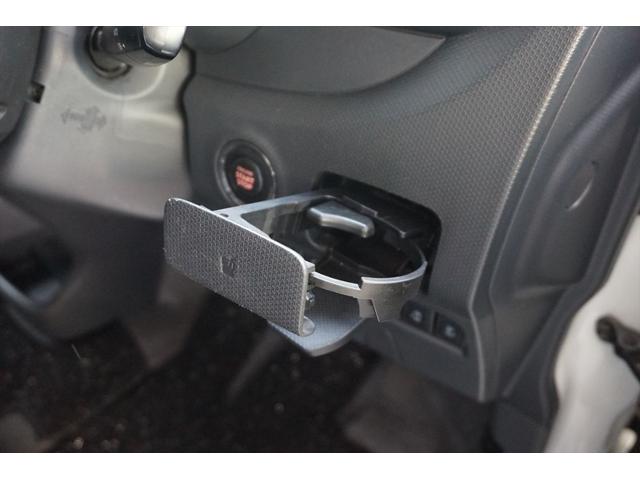 ソリオバンディット ＤＪＥ　フルセグナビ　ＣＤ録音　ＤＶＤ　ＳＤ　ＵＳＢ　ブルートゥース　バックカメラ　ＥＴＣ　両側パワースライドドア　スマートキー　ＨＩＤライト　アルミホイール　新品タイヤ取付　禁煙車（18枚目）