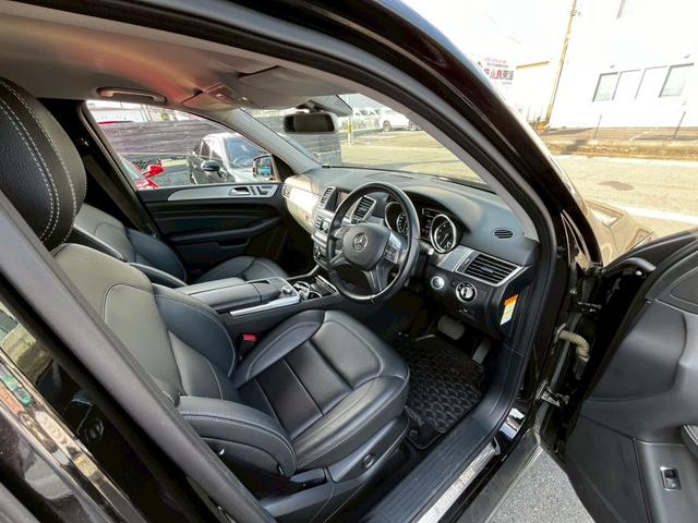 Ｍクラス 　正規ディーラー車　希少エディション１　右Ｈ　本革　電動シート　サンルーフ　純正ナビ　全周囲カメラ　ＥＴＣ　４ＷＤ　ＨＩＤ　純正アルミ　禁煙車　１．３万ｋｍ（46枚目）