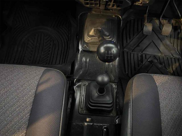 ジムニー ワイルドウインドリミテッド 4WD ETC ターボ MT CD アルミホイール エアコン(6枚目)