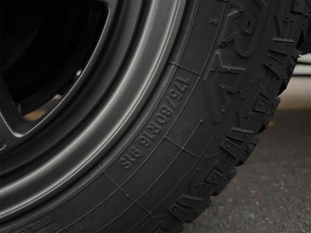 ジムニー ワイルドウインドリミテッド 4WD ETC ターボ MT CD アルミホイール エアコン(31枚目)